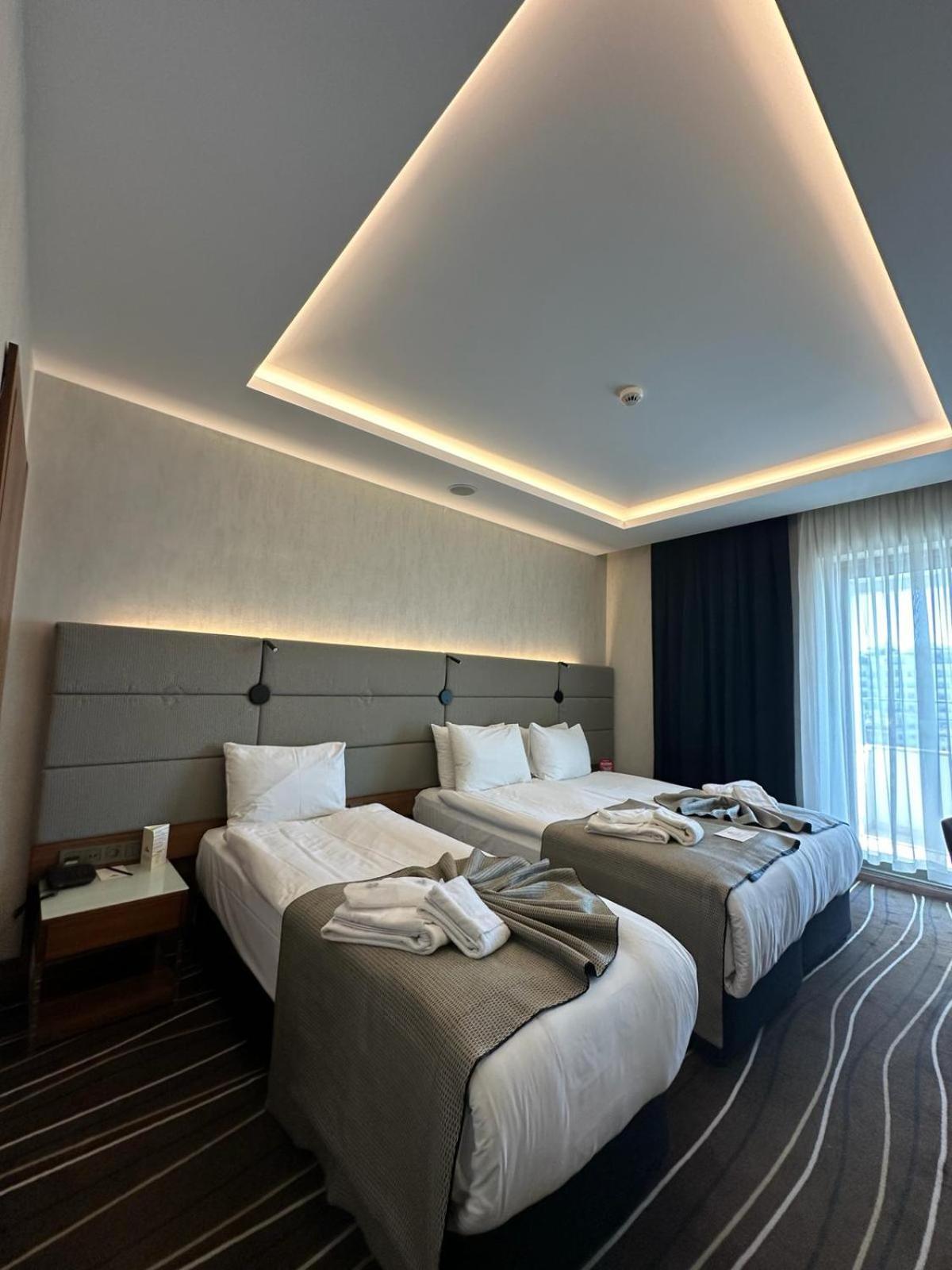 Cihangir Hotel Bosphorus Istanbul Exterior photo